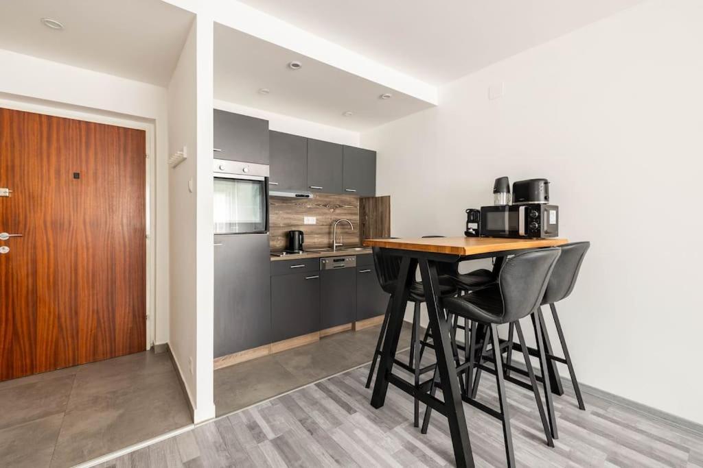 Cozy Renovated Apartment Close To Schoenbrunn Palace Wien Eksteriør billede