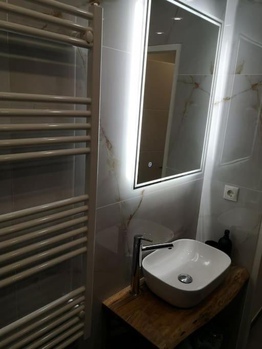 Cozy Renovated Apartment Close To Schoenbrunn Palace Wien Eksteriør billede